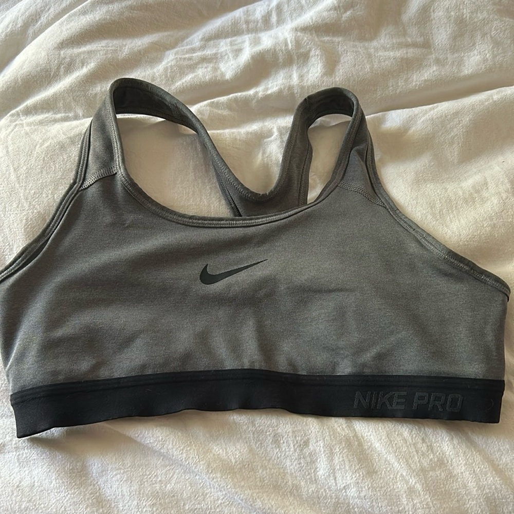 nike pro sports bra